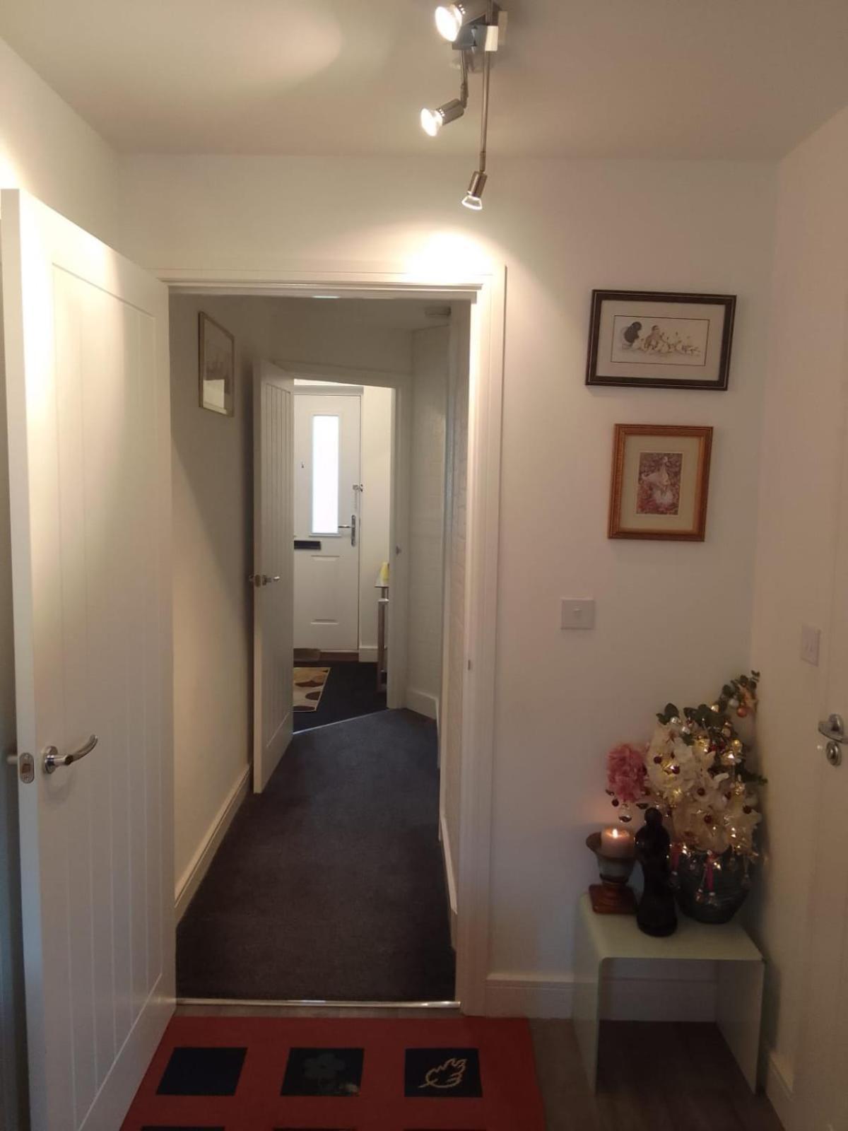 Cosy Stay In Walsall By Ideal Home Bloxwich エクステリア 写真