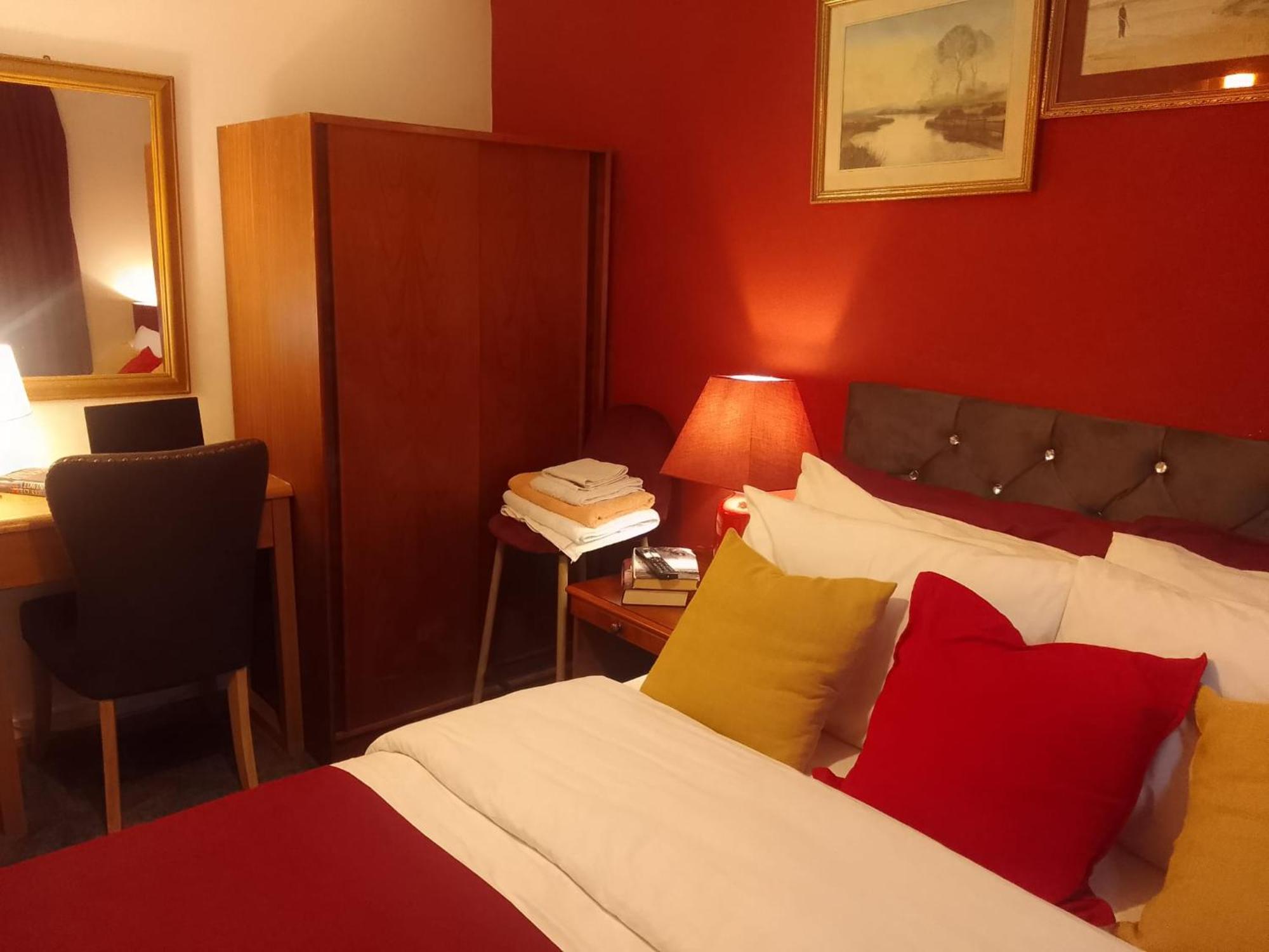 Cosy Stay In Walsall By Ideal Home Bloxwich エクステリア 写真