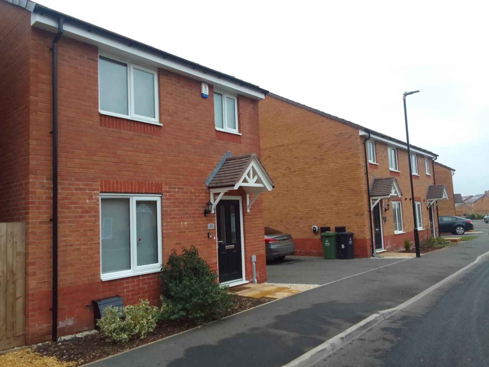 Cosy Stay In Walsall By Ideal Home Bloxwich エクステリア 写真