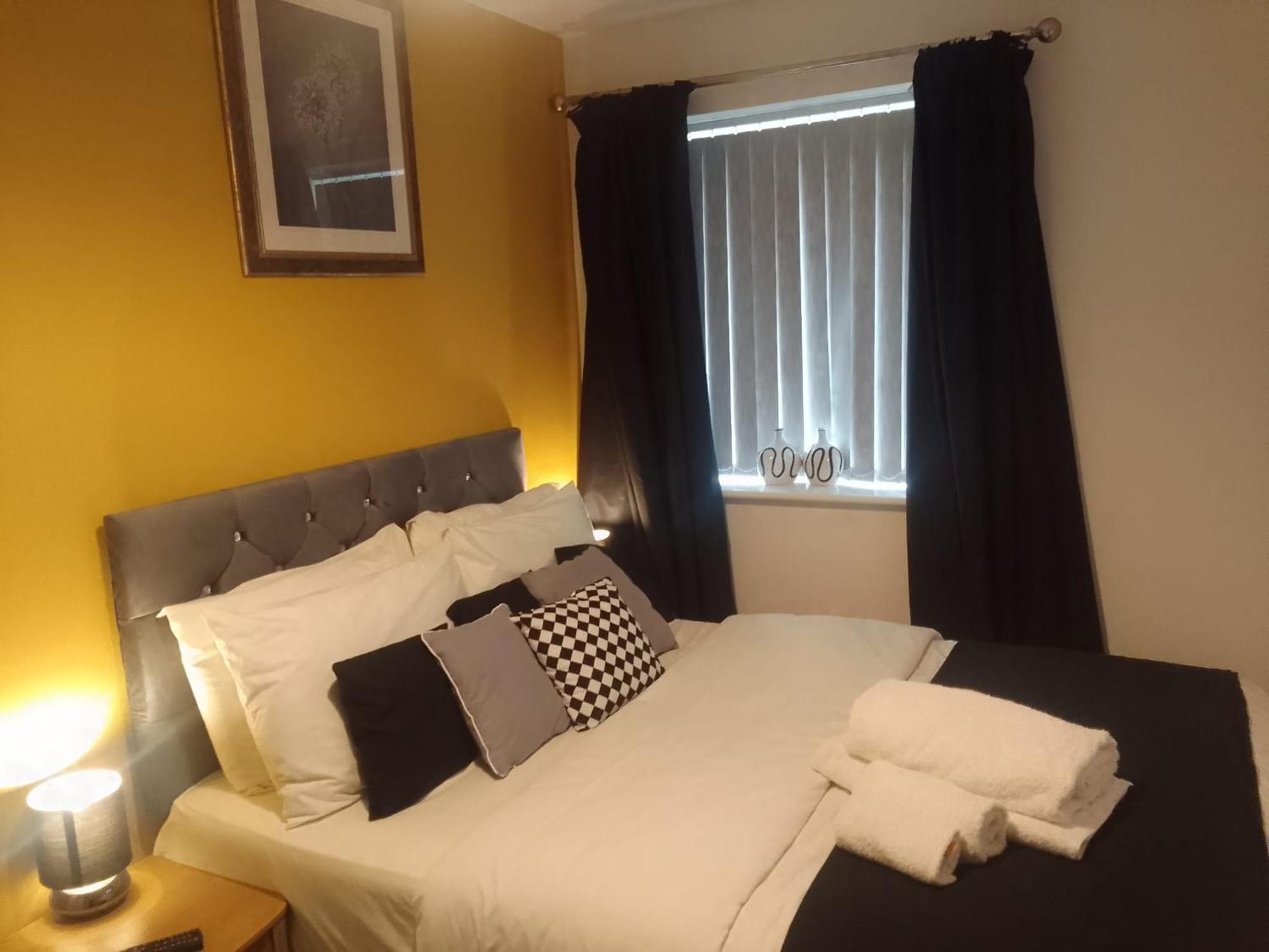 Cosy Stay In Walsall By Ideal Home Bloxwich エクステリア 写真