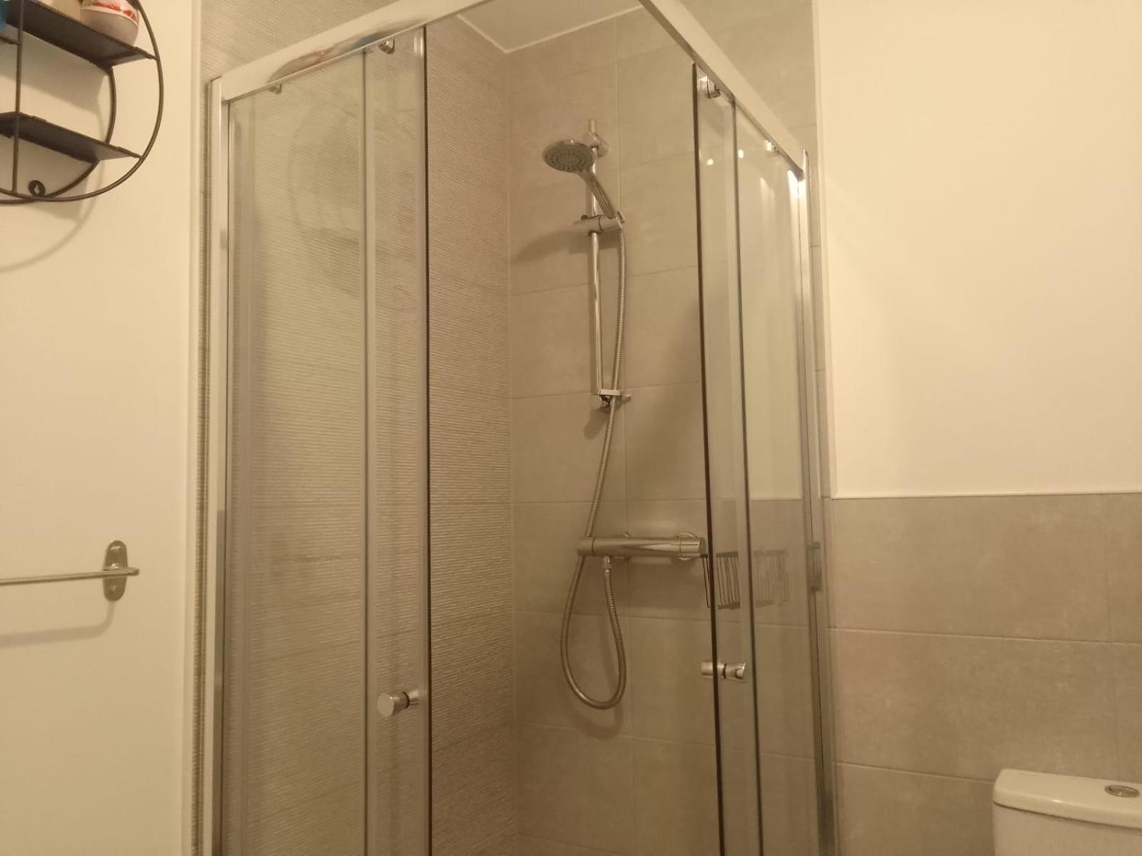 Cosy Stay In Walsall By Ideal Home Bloxwich エクステリア 写真