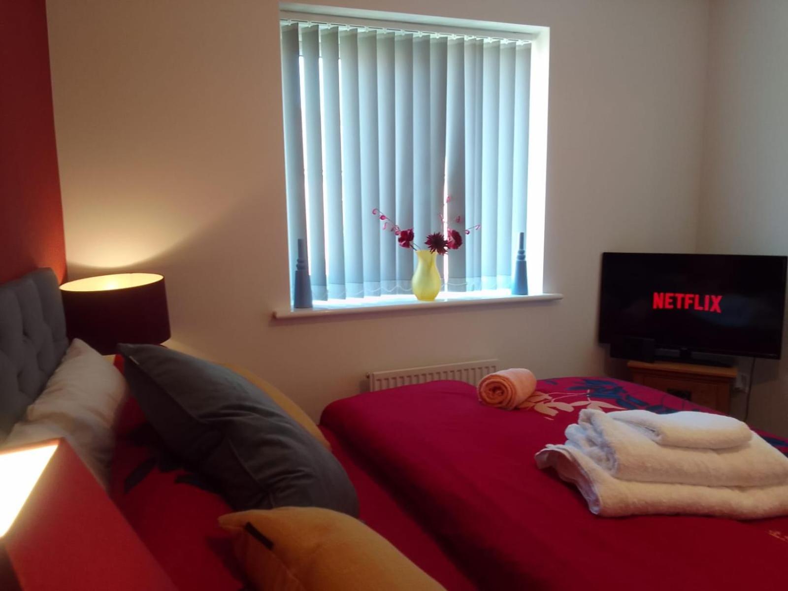 Cosy Stay In Walsall By Ideal Home Bloxwich エクステリア 写真